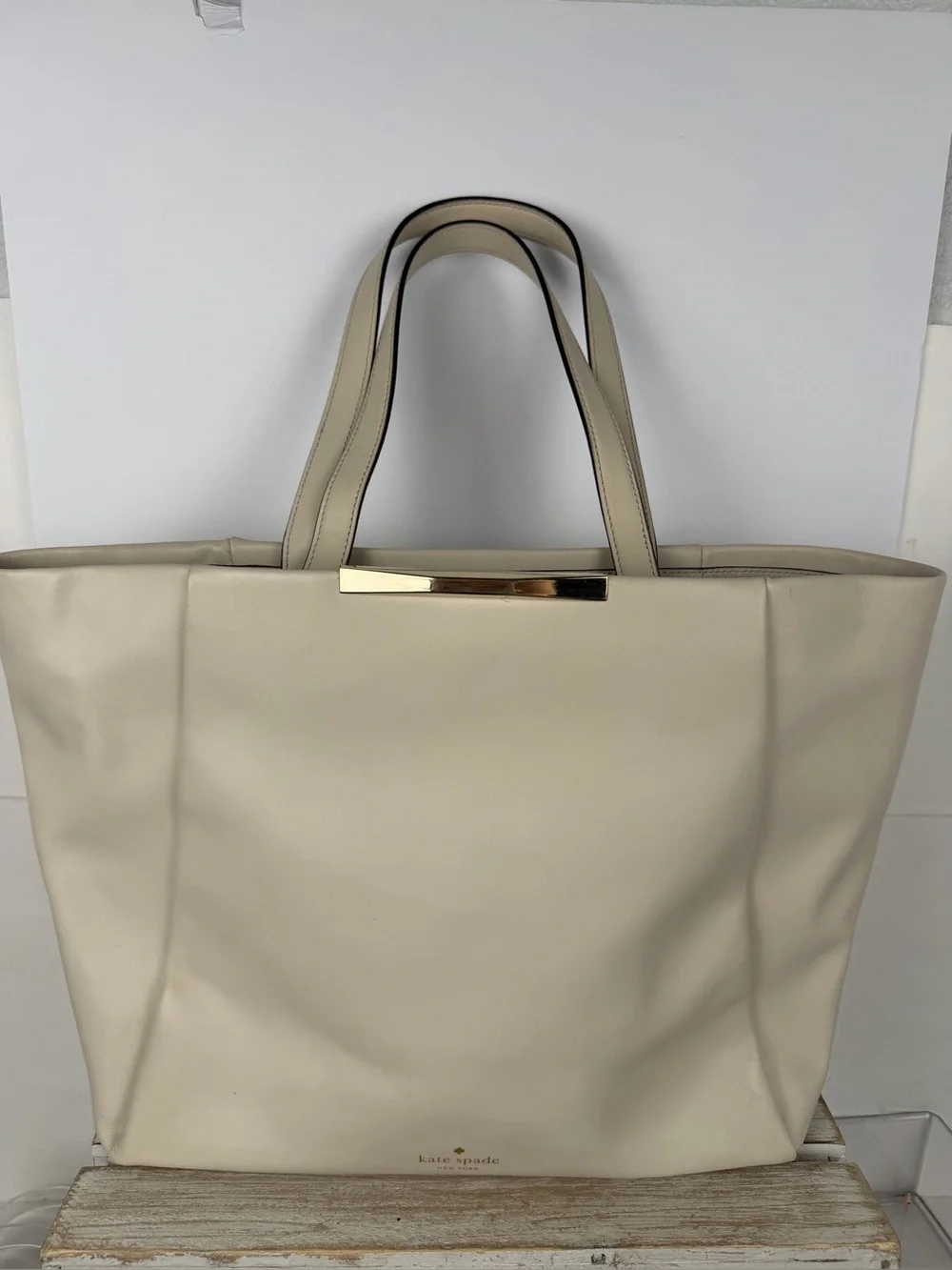 Kate Spade Camden Way Lenora leather tote pebble-colored.